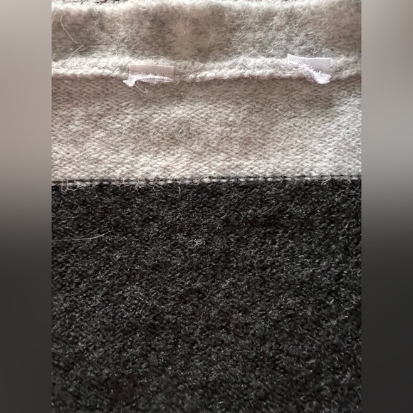 Time and Tru Women's Black, Tan, and Grey Striped Cardigan. Sz.M - Picture 6 of 6